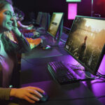 side-view-woman-with-headphones